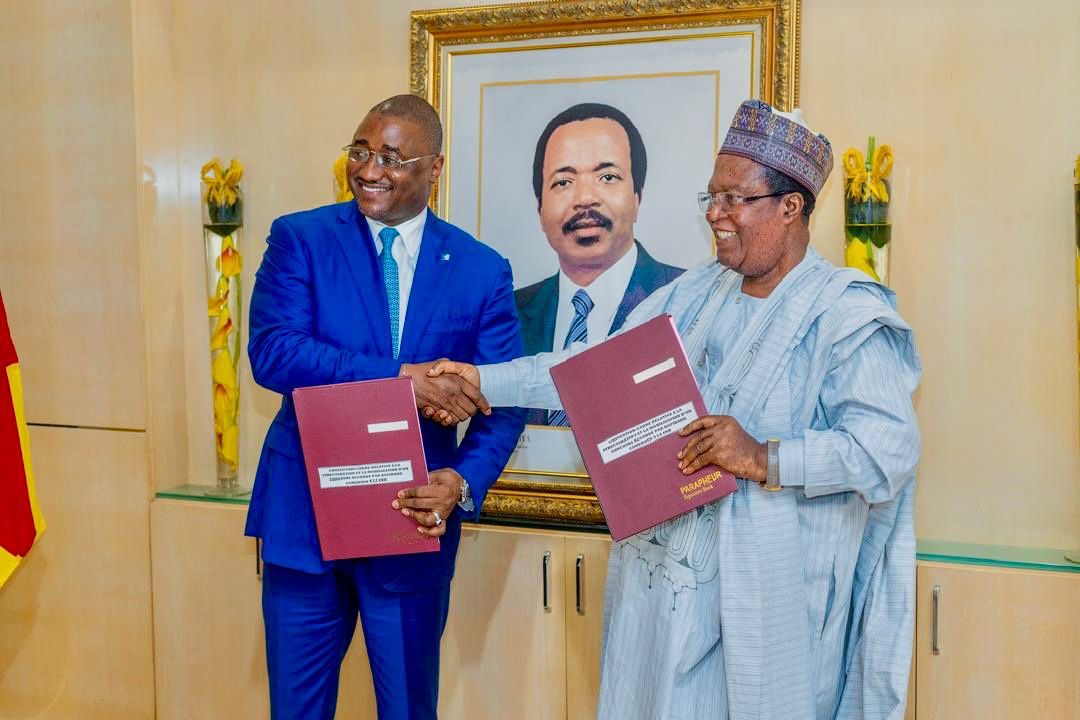 Refinery financing agreement signing